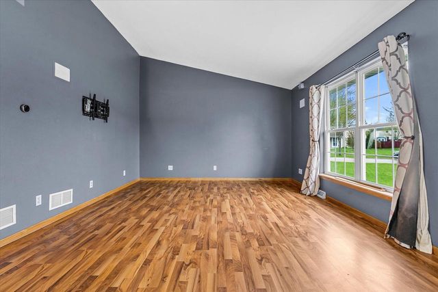 164 Fairfield DRIVE, Oak Creek, WI 53154