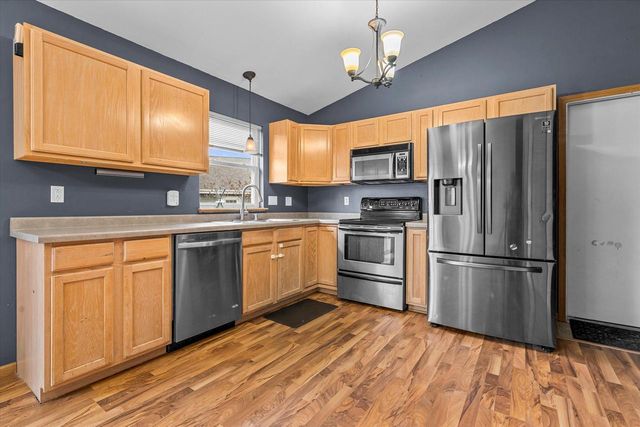 164 Fairfield DRIVE, Oak Creek, WI 53154