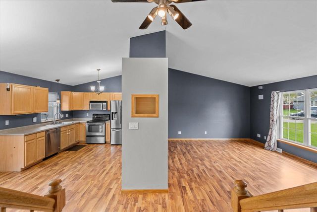164 Fairfield DRIVE, Oak Creek, WI 53154
