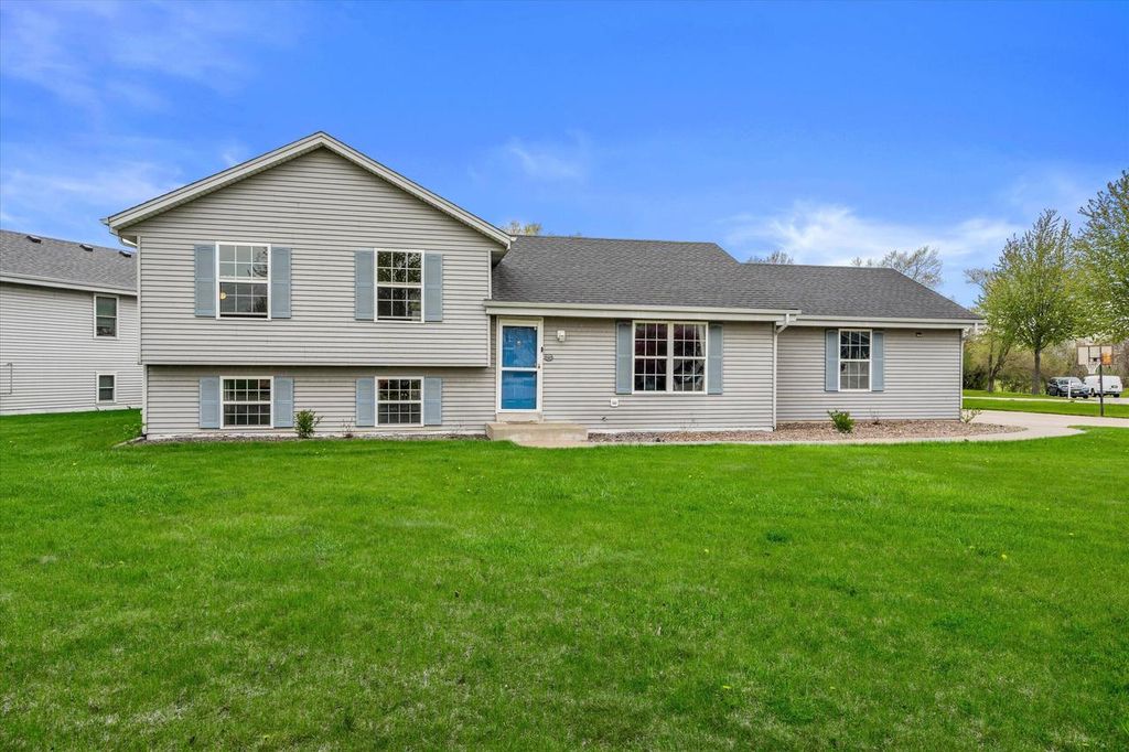 164 Fairfield DRIVE, Oak Creek, WI 53154