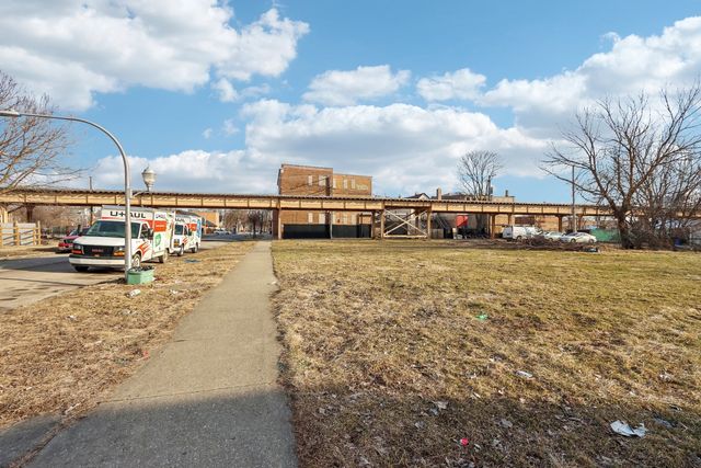 6321 S Carpenter Street, Chicago, IL 60621