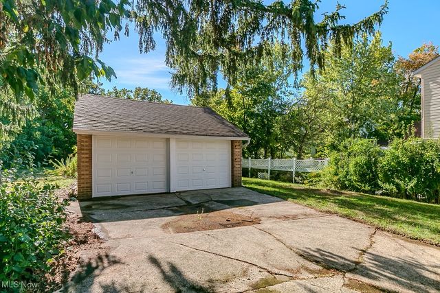 1526 E 298th Street, Wickliffe, OH 44092