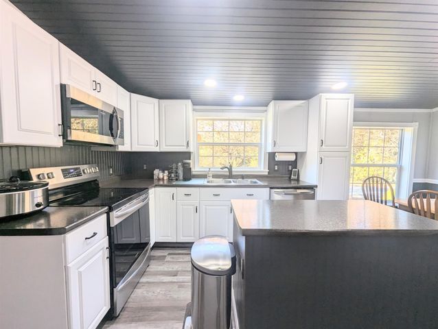 43 Crestwood Drive, St. Johnsbury, VT 05819