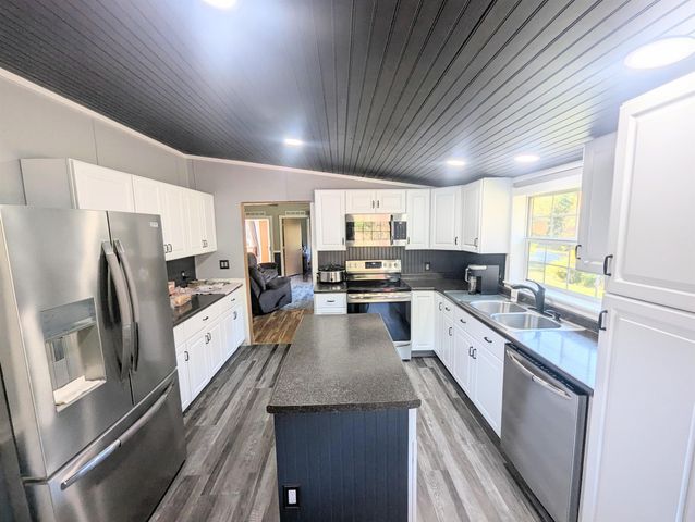 43 Crestwood Drive, St. Johnsbury, VT 05819