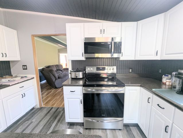 43 Crestwood Drive, St. Johnsbury, VT 05819