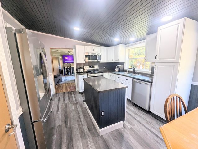 43 Crestwood Drive, St. Johnsbury, VT 05819