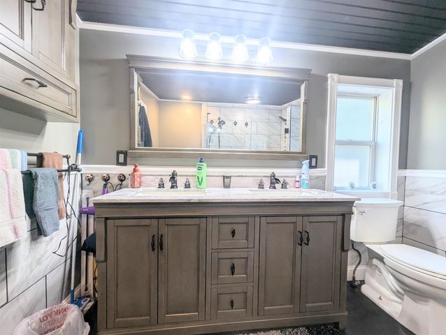 43 Crestwood Drive, St. Johnsbury, VT 05819