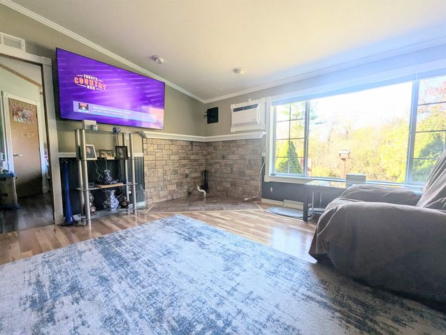 43 Crestwood Drive, St. Johnsbury, VT 05819