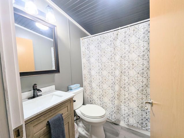 43 Crestwood Drive, St. Johnsbury, VT 05819