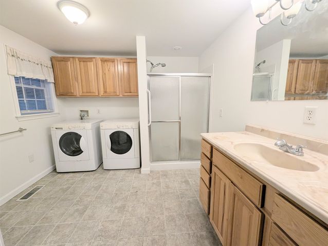 43 Crestwood Drive, St. Johnsbury, VT 05819