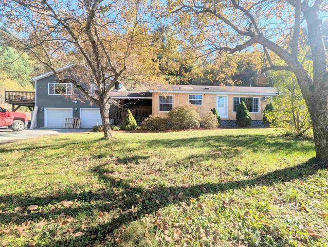43 Crestwood Drive, St. Johnsbury, VT 05819