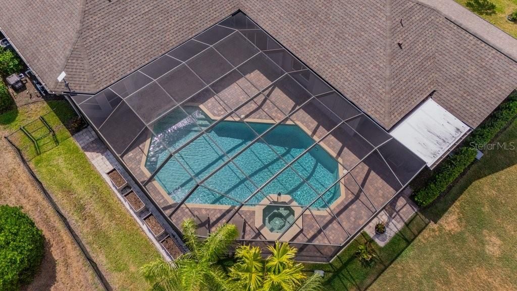 Image 4 of property listing at 5507 KEELER OAK STREET, Lithia, FL 33547