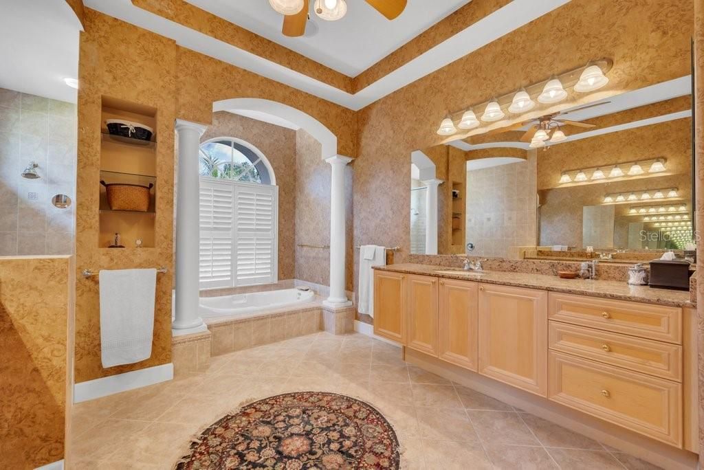 Image 31 of property listing at 5507 KEELER OAK STREET, Lithia, FL 33547