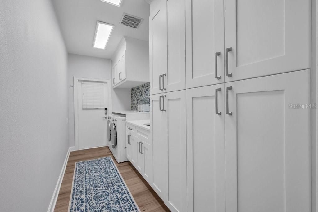 Image 33 of property listing at 5507 KEELER OAK STREET, Lithia, FL 33547