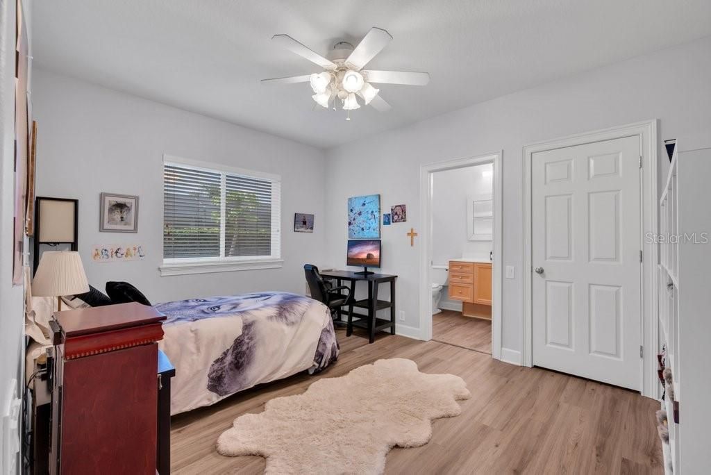 Image 36 of property listing at 5507 KEELER OAK STREET, Lithia, FL 33547