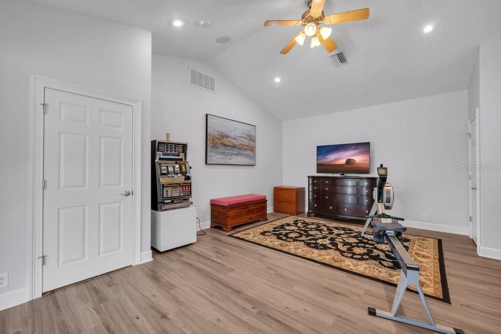 Image 41 of property listing at 5507 KEELER OAK STREET, Lithia, FL 33547