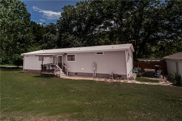 1059 Belle Shoals Road, Pickens, SC 29671
