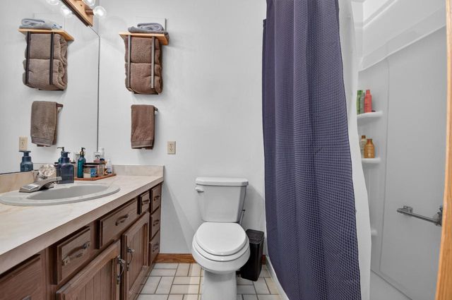 650 Meadow LANE, Burlington, WI 53105