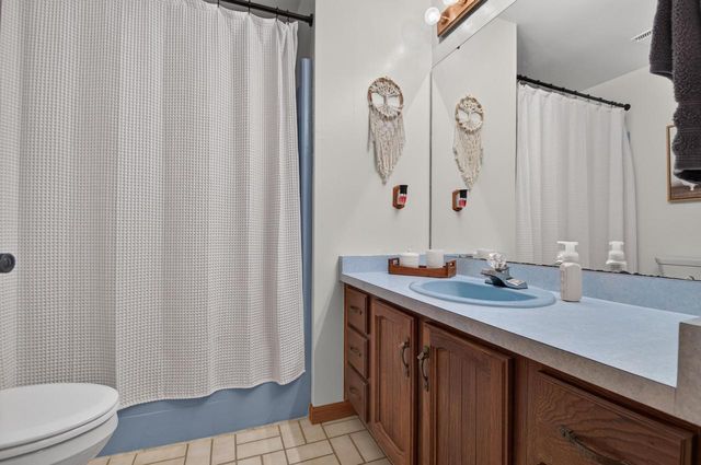 650 Meadow LANE, Burlington, WI 53105