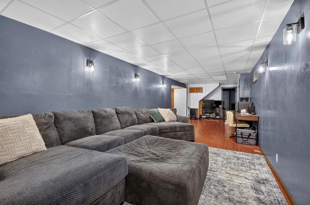 650 Meadow LANE, Burlington, WI 53105