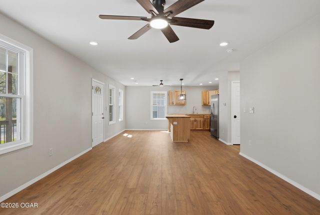 18 S Ball Street, Webb City, MO 64870