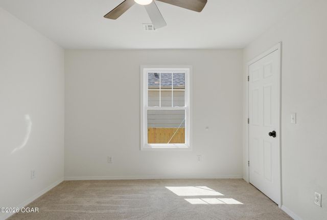 18 S Ball Street, Webb City, MO 64870