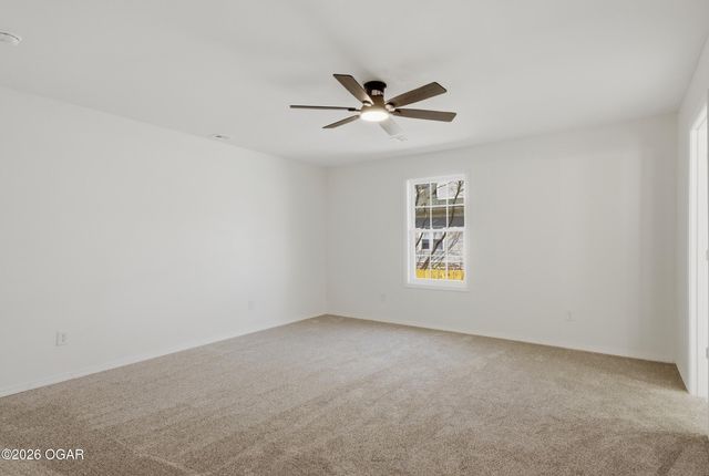 18 S Ball Street, Webb City, MO 64870