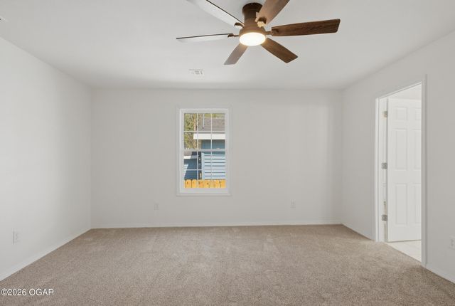 18 S Ball Street, Webb City, MO 64870