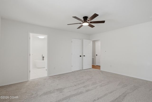 18 S Ball Street, Webb City, MO 64870