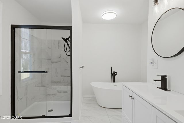 18 S Ball Street, Webb City, MO 64870