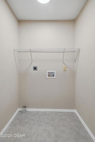 18 S Ball Street, Webb City, MO 64870