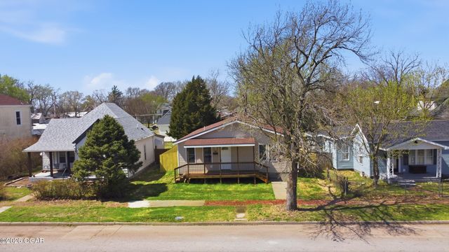 18 S Ball Street, Webb City, MO 64870