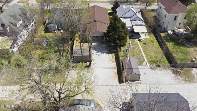 18 S Ball Street, Webb City, MO 64870