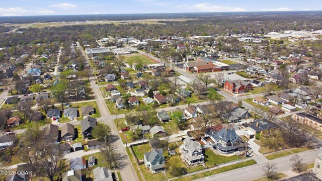 18 S Ball Street, Webb City, MO 64870