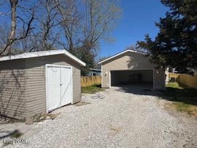 18 S Ball Street, Webb City, MO 64870