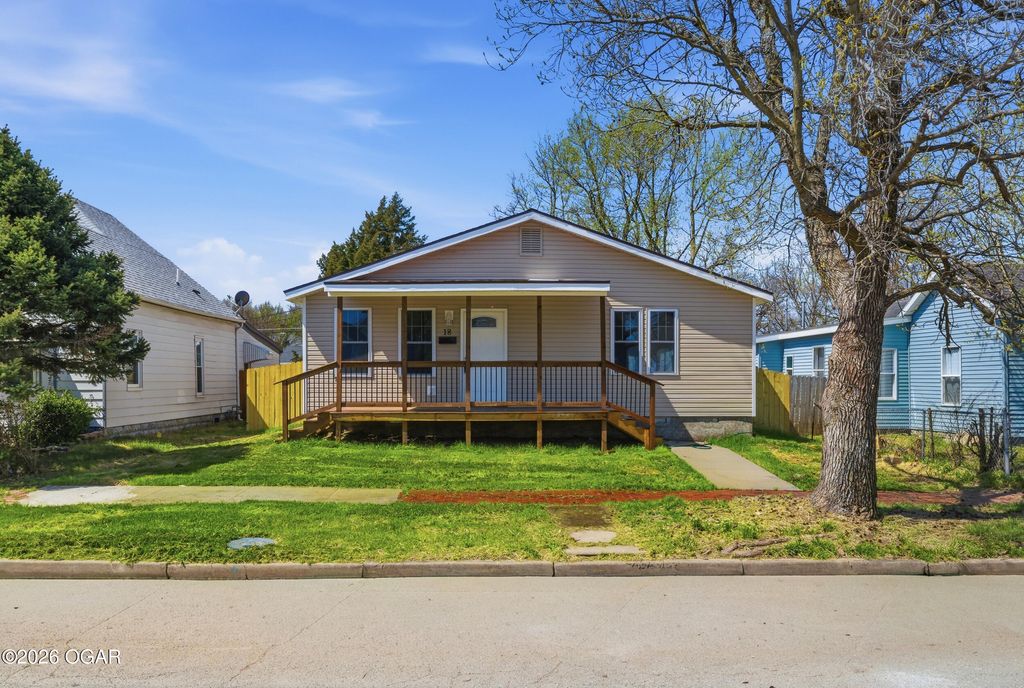18 S Ball Street, Webb City, MO 64870