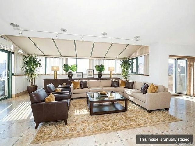 4231 Colden Street F7B, Flushing, NY 11355