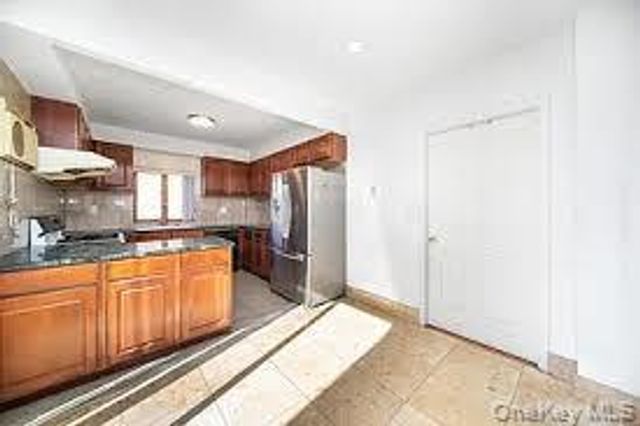 4231 Colden Street F7B, Flushing, NY 11355