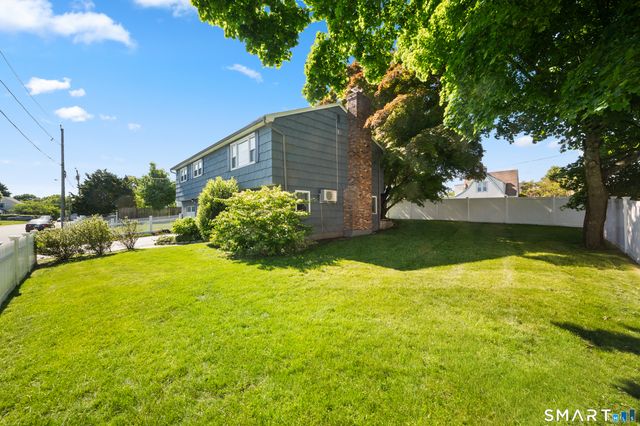 18 Hurd Street, Fairfield, CT 06824