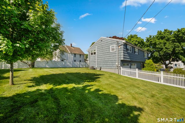 18 Hurd Street, Fairfield, CT 06824