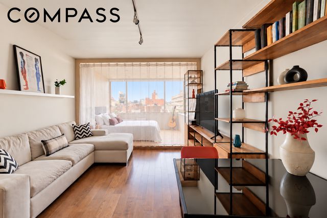 393 W 49th St Apt 6H, New York City, NY 10019