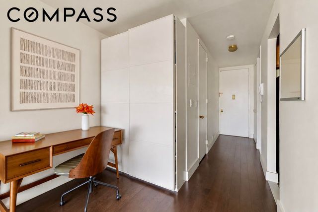 393 W 49th St Apt 6H, New York City, NY 10019