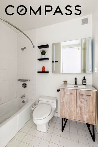 393 W 49th St Apt 6H, New York City, NY 10019