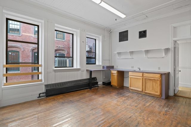 100 Grove St 303, Worcester, MA 01605