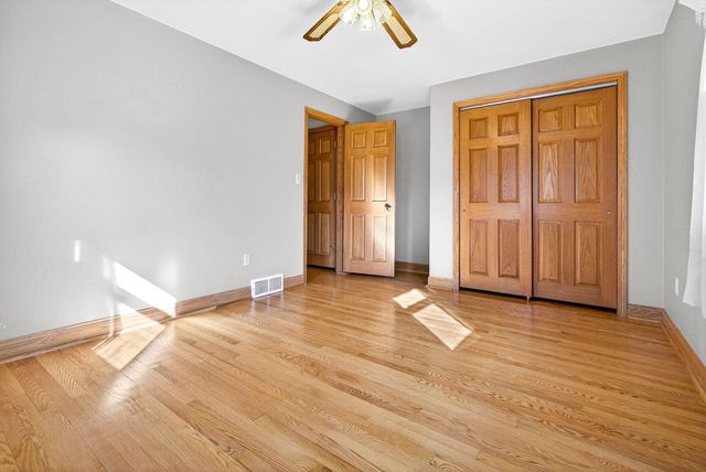 49 FAIRWAY COURT, Appleton, WI 54915