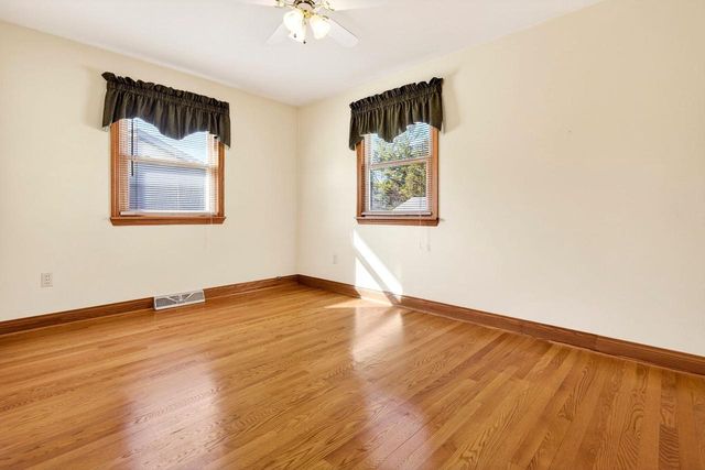 49 FAIRWAY COURT, Appleton, WI 54915