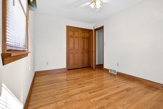 49 FAIRWAY COURT, Appleton, WI 54915