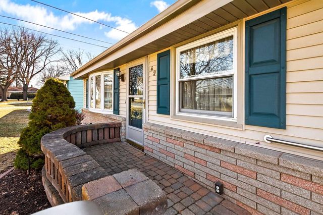 49 FAIRWAY COURT, Appleton, WI 54915