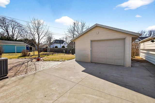 49 FAIRWAY COURT, Appleton, WI 54915