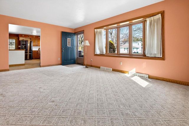 49 FAIRWAY COURT, Appleton, WI 54915